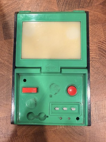 Nintendo game watch - &,